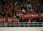 爱游戏官网-一场关键时刻球队士气高涨，取得胜利